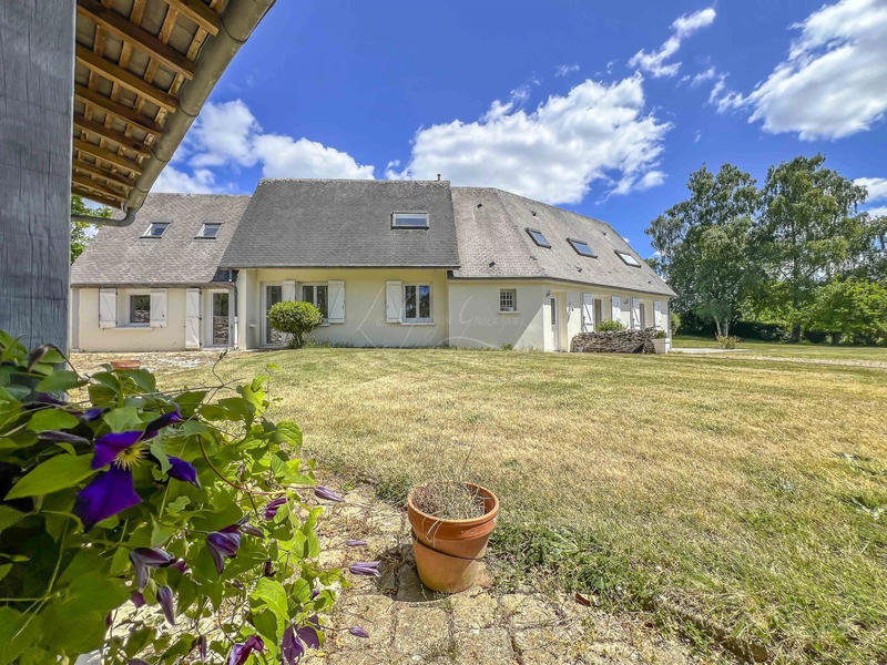 Maison - 180 m² - 8 pièces