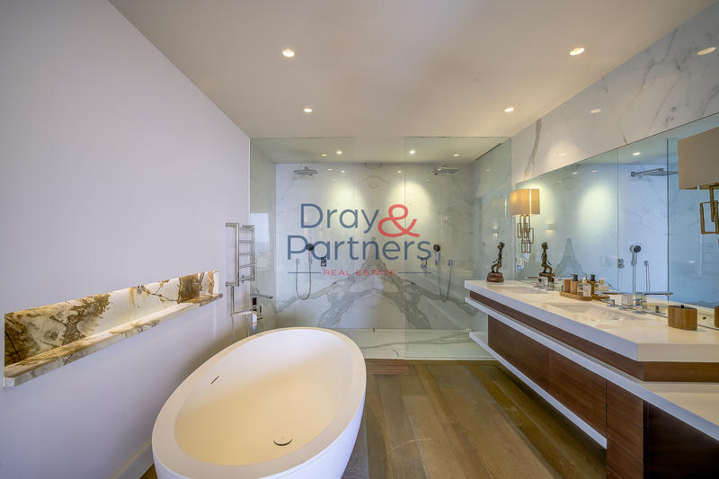 Appartement - 550 m² - 13 pièces