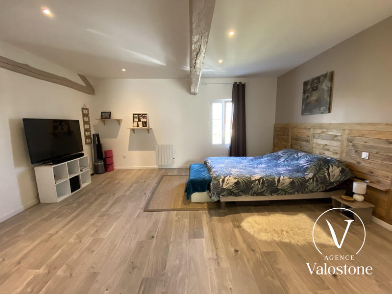 Maison - 198 m² - 6 pièces