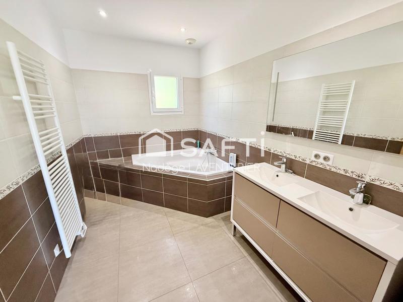 Maison - 238 m² - 9 pièces