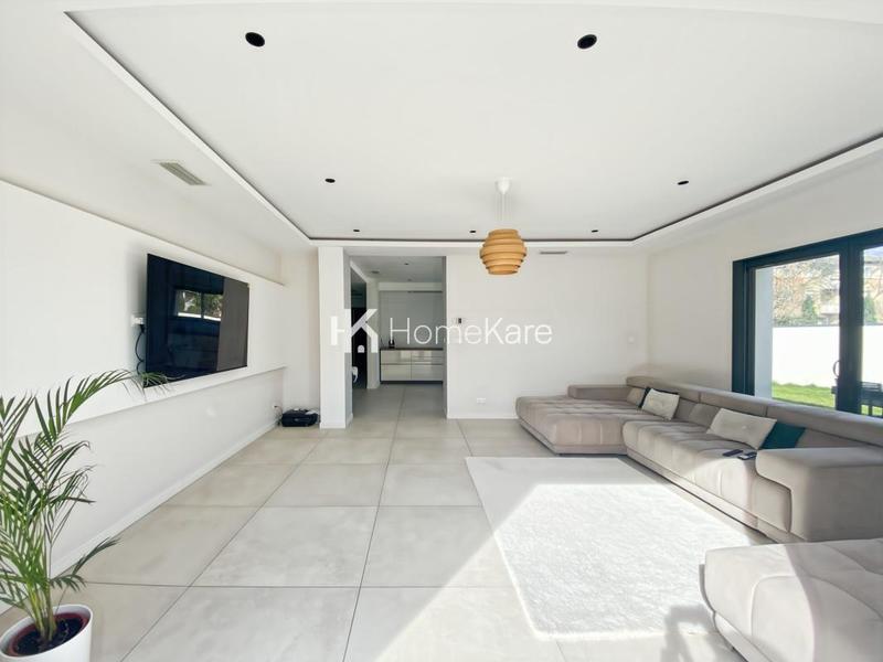 Maison - 174 m² - 5 pièces