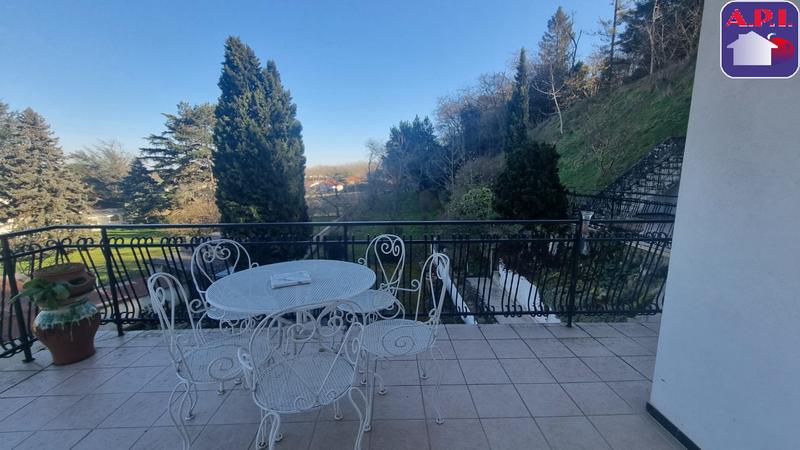 Maison - 174 m² - 7 pièces