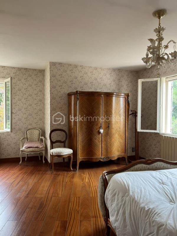 Maison - 196 m² - 6 pièces