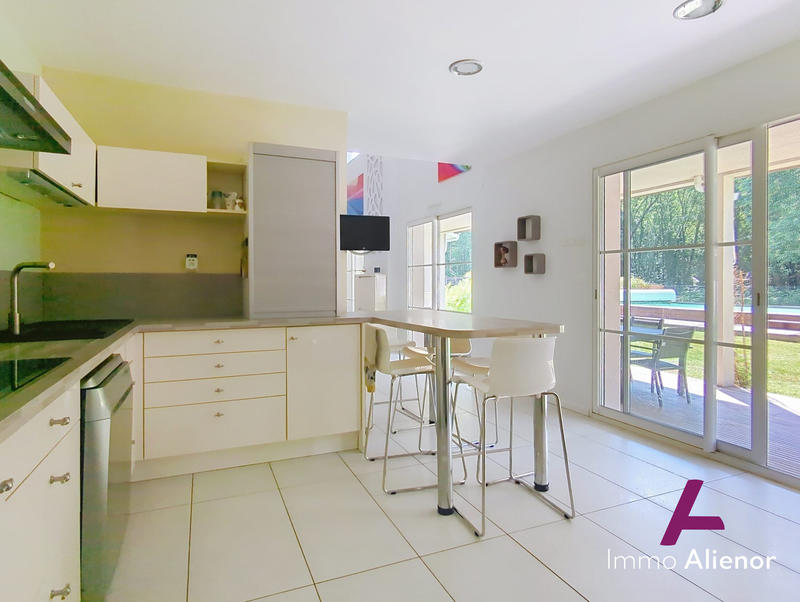 Maison - 197 m² - 7 pièces