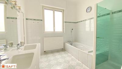 Maison de maîtres - 367 m² - 10 pièces