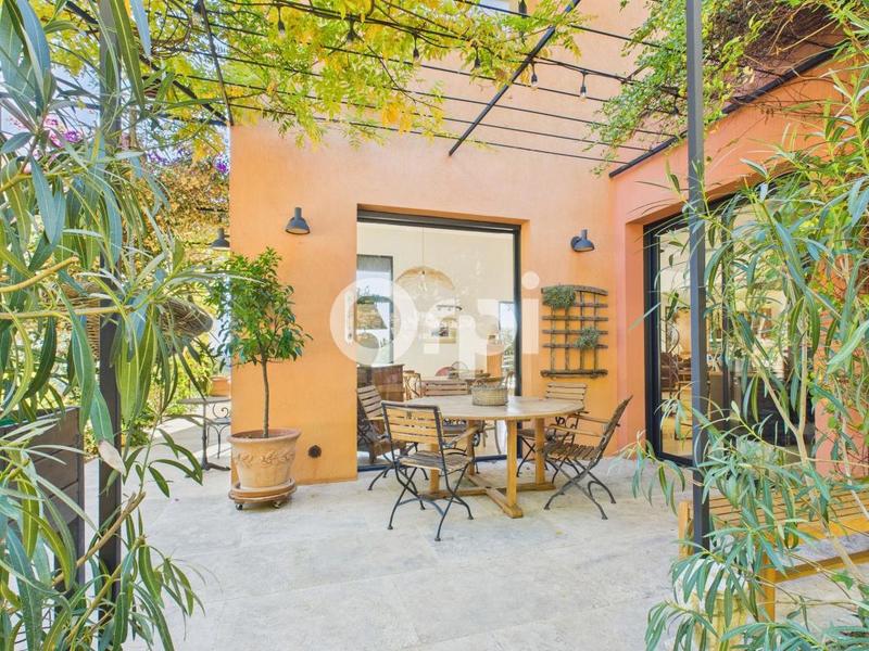 Villa - 218 m² - 5 pièces