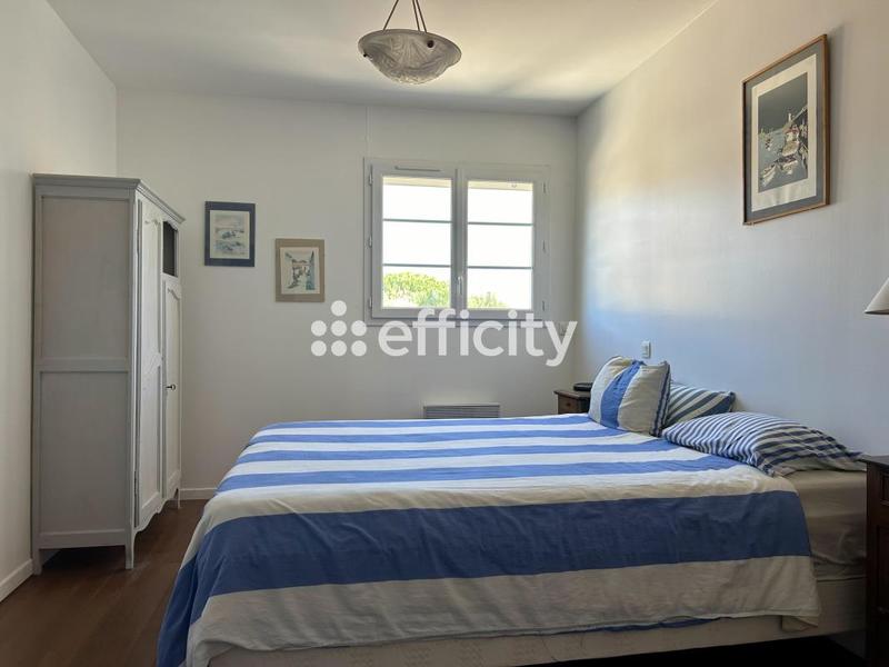 Maison - 165 m² - 9 pièces