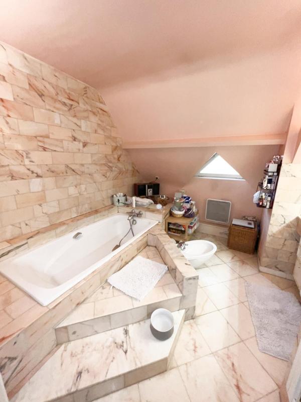 Maison - 165 m² - 7 pièces