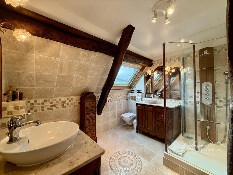 Maison - 322 m² - 7 pièces