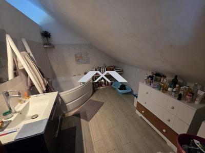 Villa - 200 m² - 9 pièces