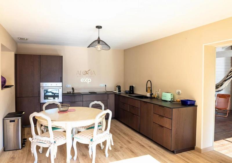 Villa - 255 m² - 8 pièces