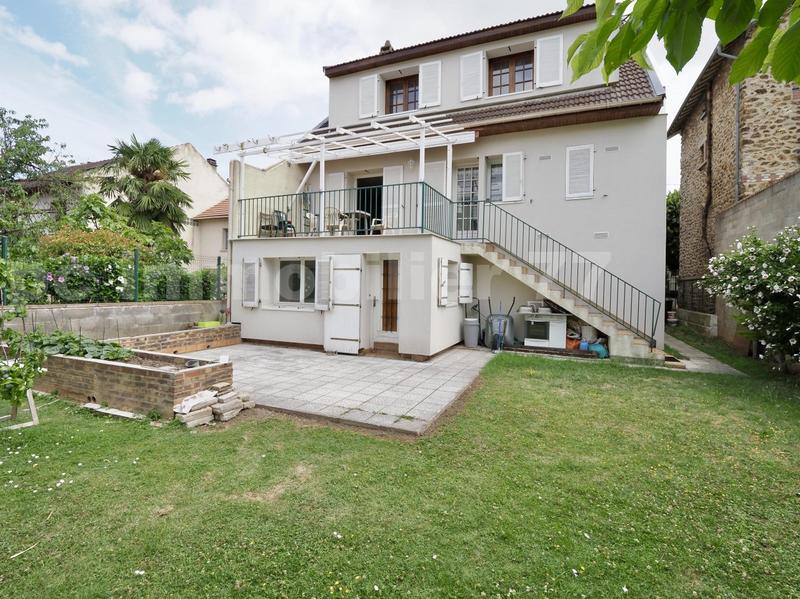 Maison traditionnelle - 154 m² - 7 pièces