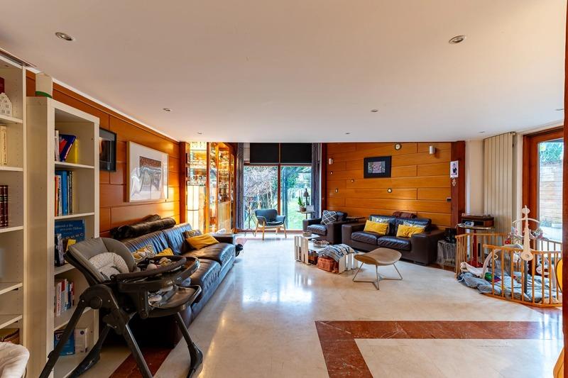 Maison - 220 m² - 9 pièces