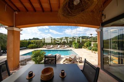 Villa - 200 m² - 6 pièces