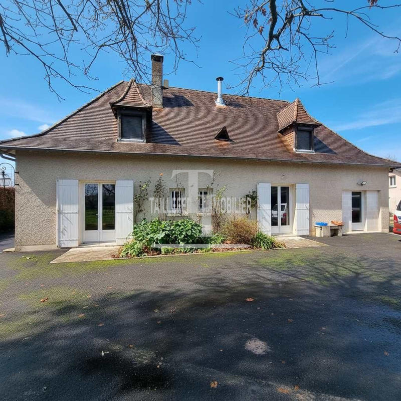 Maison - 159 m² - 8 pièces