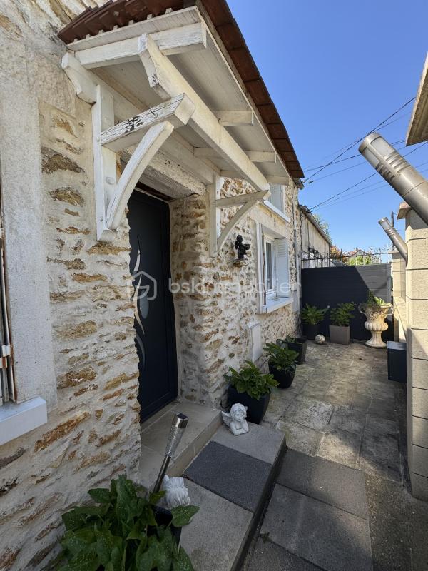 Maison en pierre - 185 m² - 6 pièces