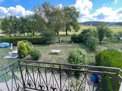 Maison - 278 m² - 8 pièces