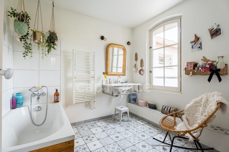 Maison - 225 m² - 7 pièces