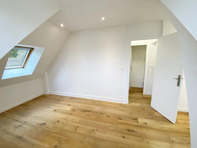 Maison - 305 m² - 6 pièces