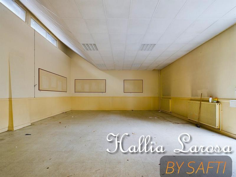 Maison - 275 m² - 8 pièces