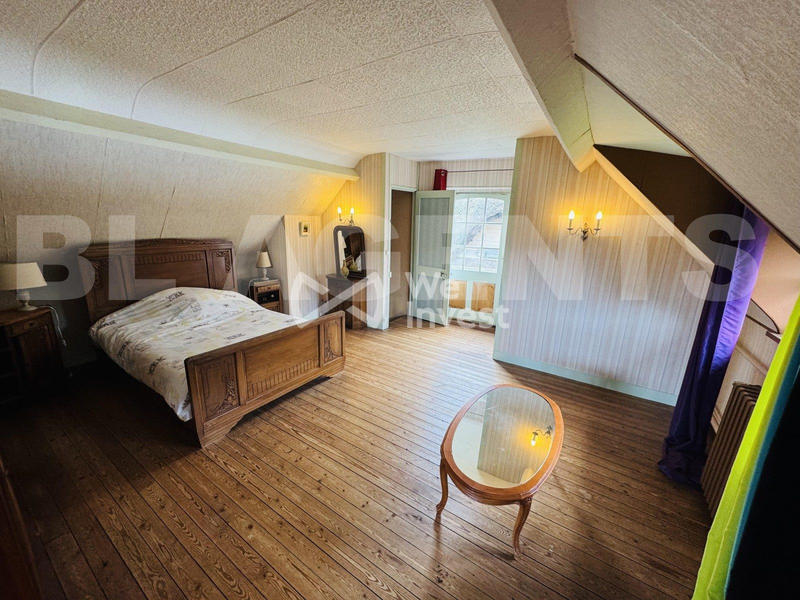 Maison - 200 m² - 7 pièces