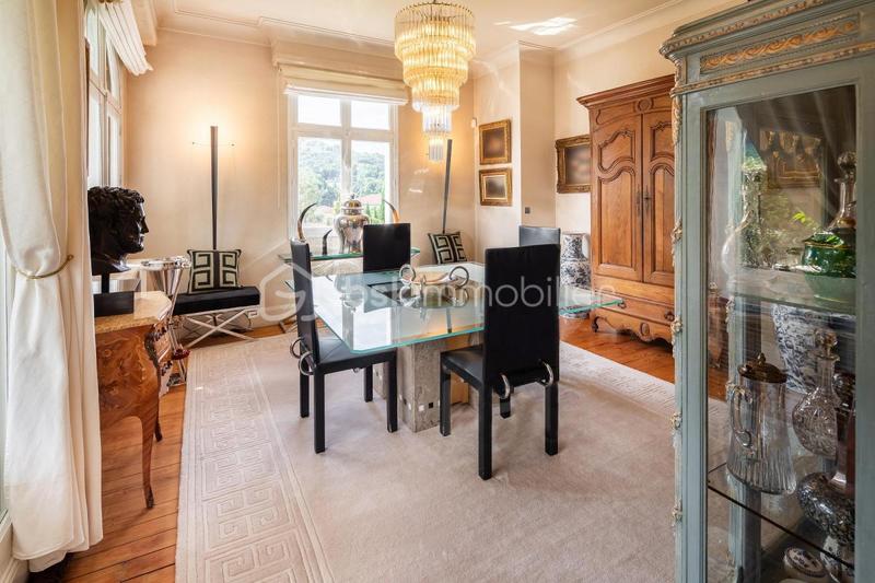 Maison d'architecte - 310 m² - 8 pièces