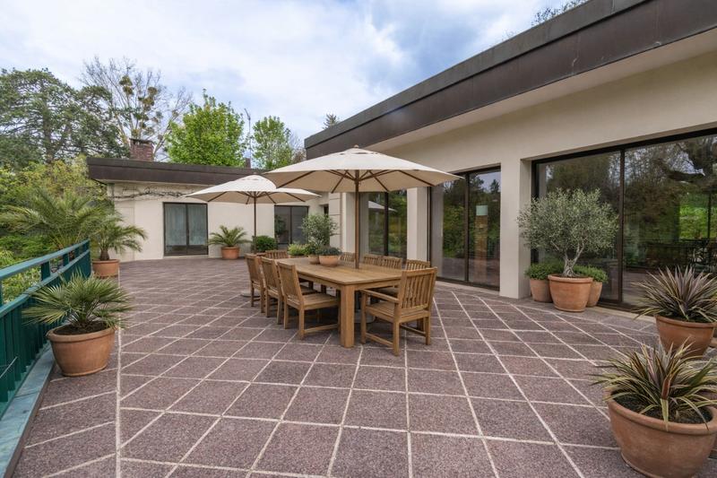 Propriété - 300 m² - 10 pièces