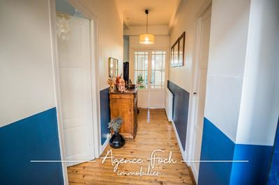 Maison - 210 m² - 6 pièces