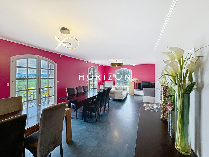 Maison - 218 m² - 6 pièces