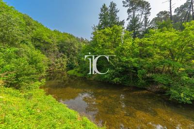 Maison - 324 m² - 13 pièces