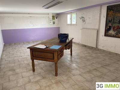 Maison - 240 m² - 8 pièces