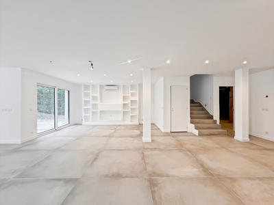 Maison - 627 m² - 5 pièces