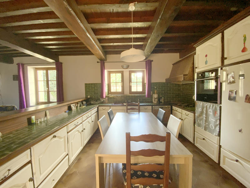 Maison - 202 m² - 8 pièces