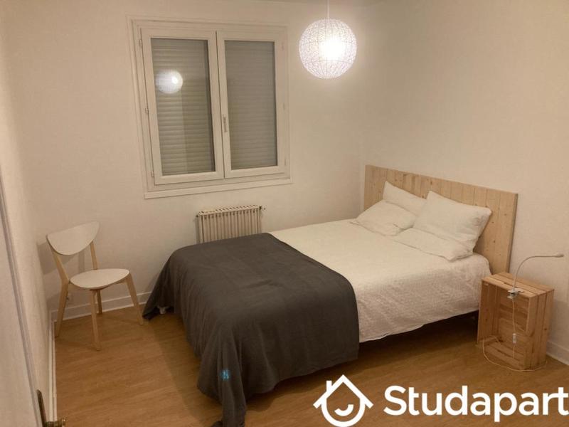 Chambre - 11 m² - 1 pièce