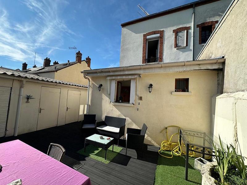 Maison - 90 m² - 4 pièces