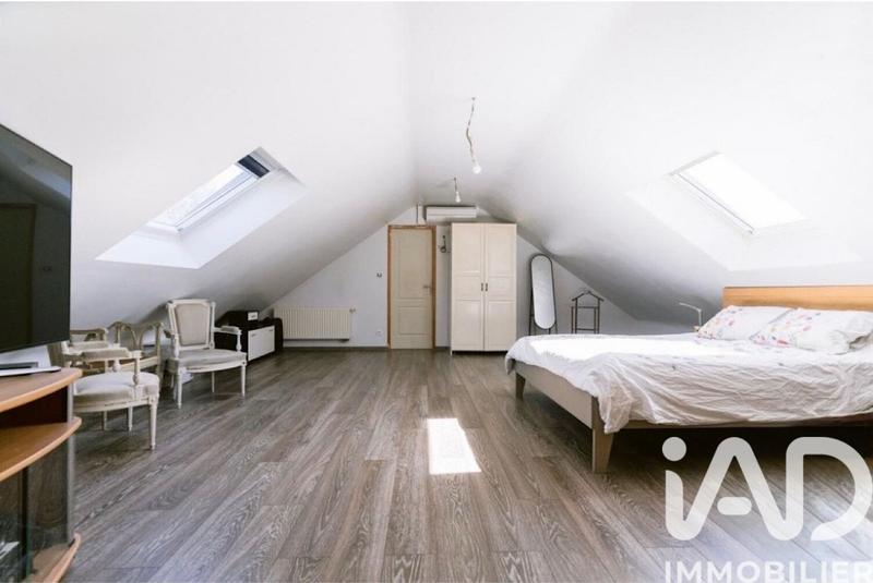 Maison - 153 m² - 8 pièces