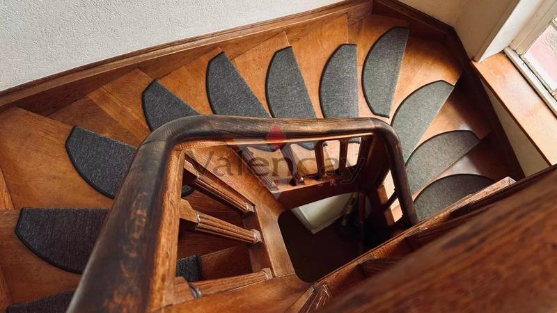 Maison - 215 m² - 8 pièces