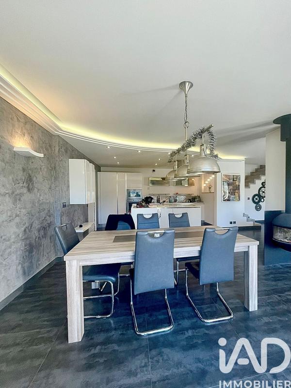 Maison - 161 m² - 5 pièces