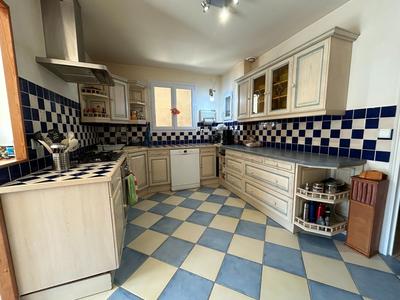 Maison - 203 m² - 6 pièces