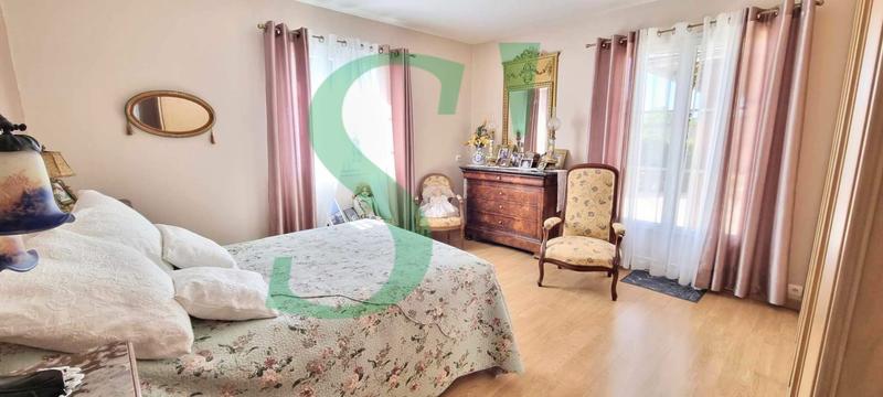 Maison - 232 m² - 8 pièces