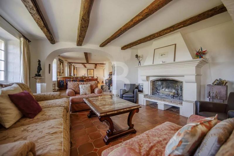 Propriété - 400 m² - 9 pièces