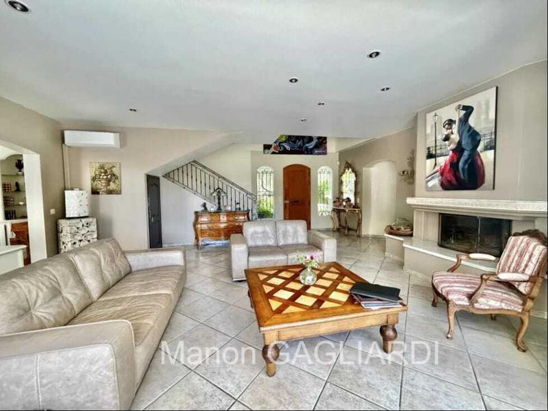 Villa - 263 m² - 7 pièces