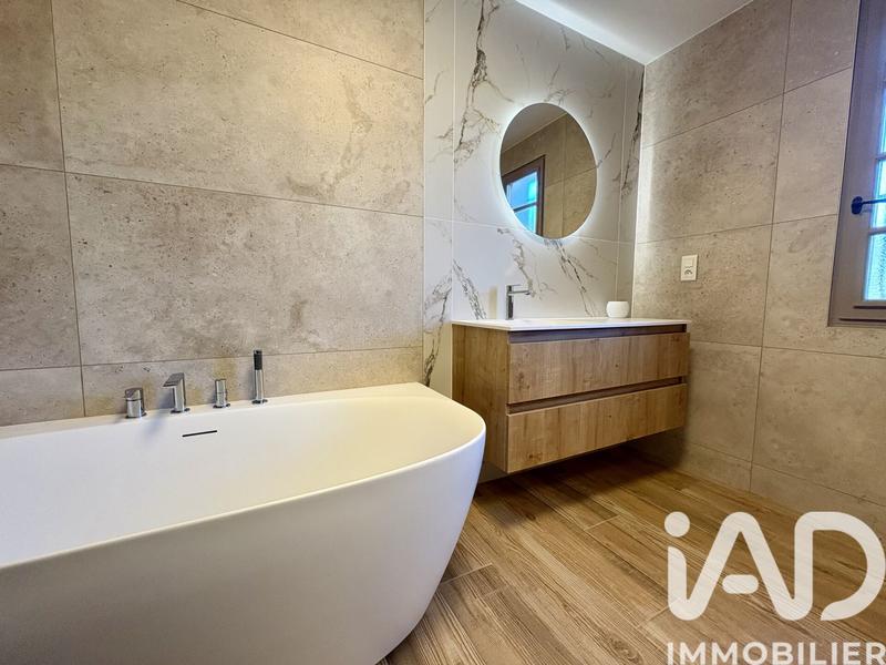 Maison - 166 m² - 8 pièces