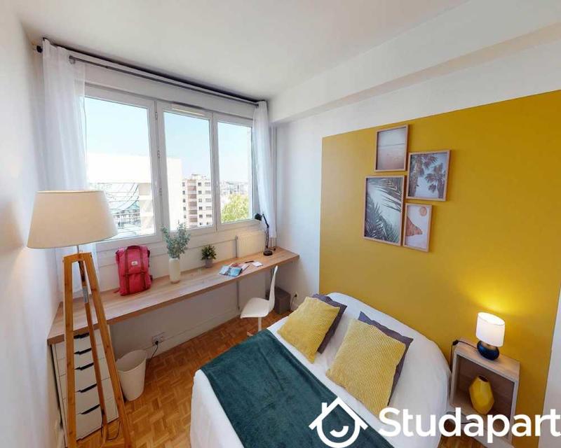 Chambre - 90 m² - 1 pièce