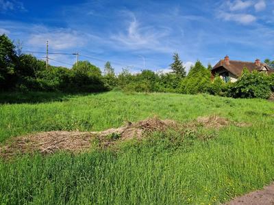 Terrain constructible - 1 045 m²