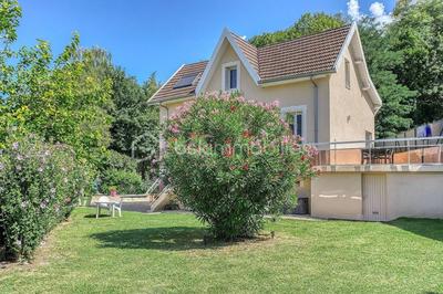 Maison - 147 m² - 6 pièces