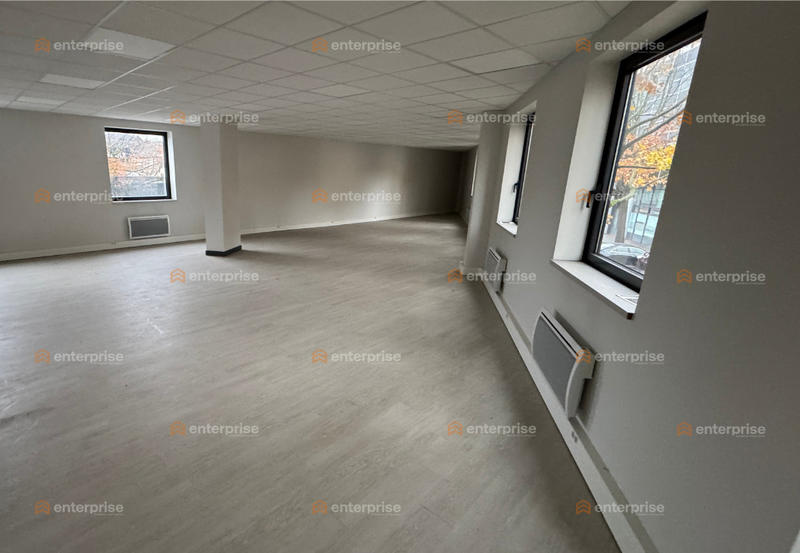 Bureau - 600 m²