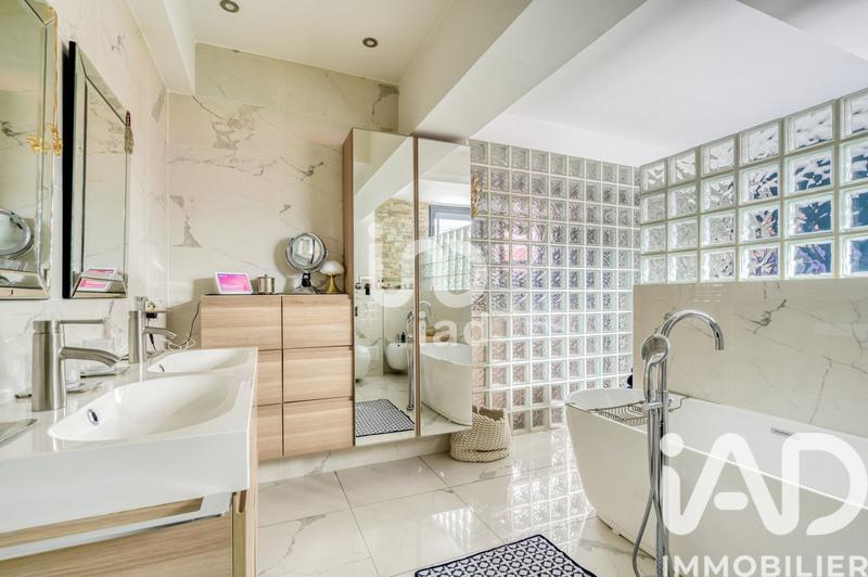 Appartement - 263 m² - 7 pièces