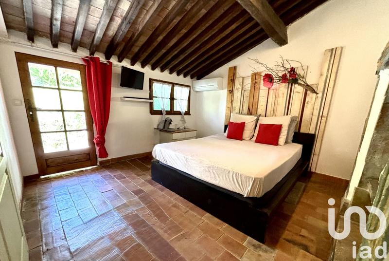 Maison - 248 m² - 8 pièces