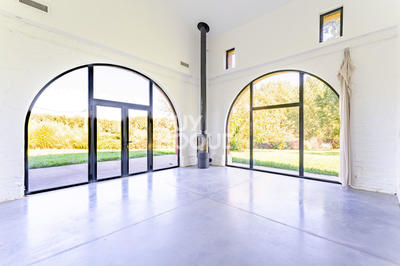 Maison - 276 m² - 8 pièces